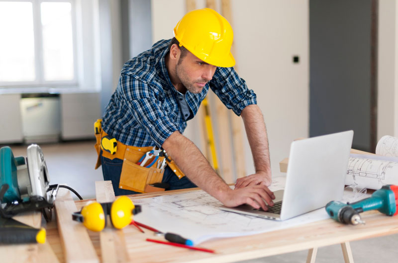 portrait-hard-working-building-contractor